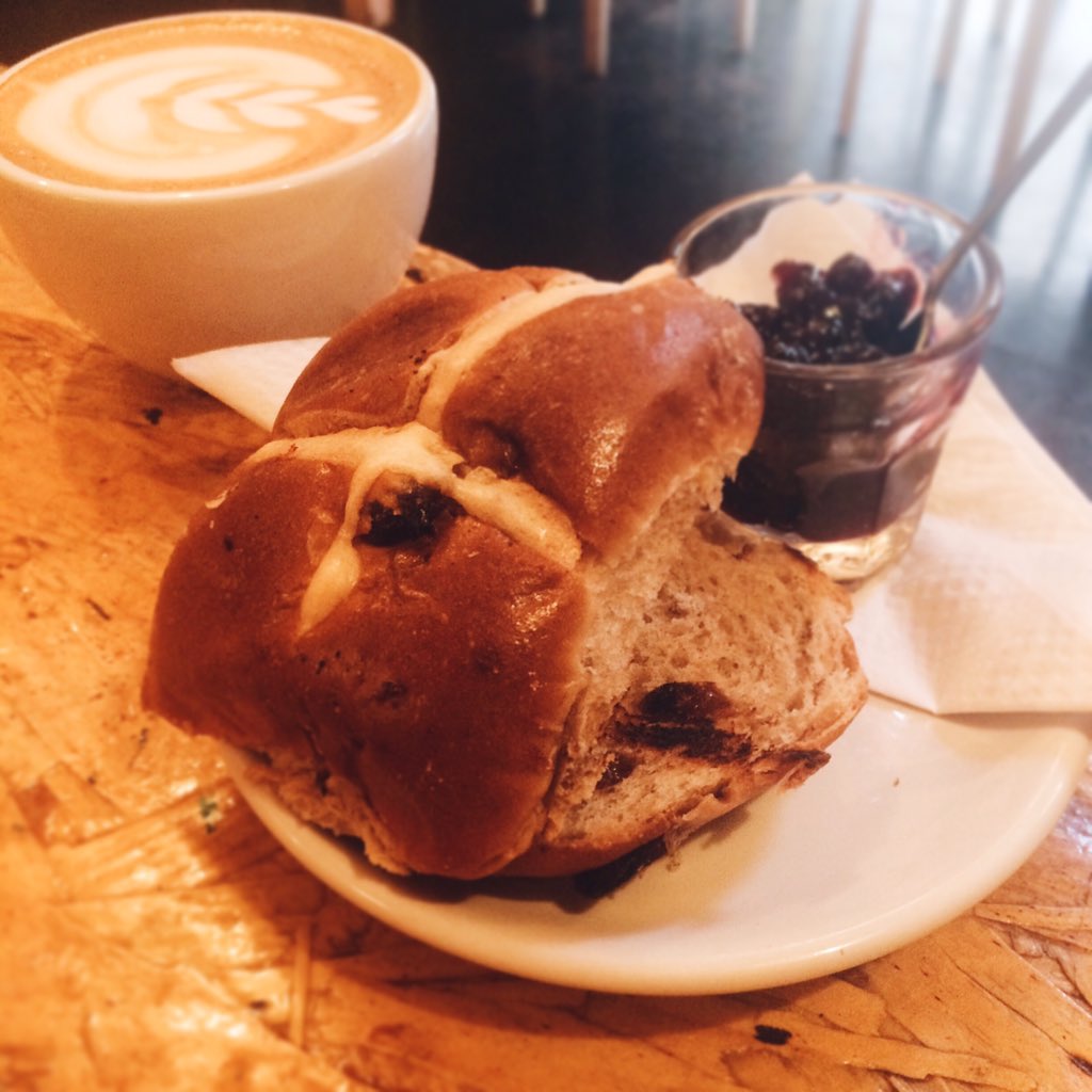 BANK HOLIDAY, we're open as usual and have some lovely #hotcrossbuns come say hello 👋 #Glasgow #bankholiday