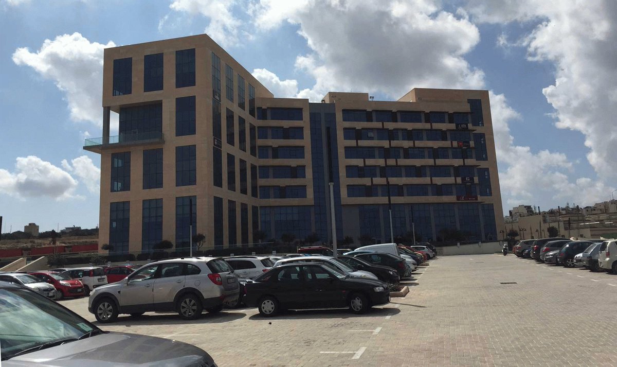 Old Account (VME Retail) tweet media