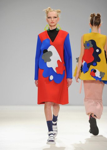 GlassPineapple1's tweet photo. Primary colours, oversized silhouettes, view the #LEAFXIA show report. #LFW #FashionScout https://t.co/kPaFtBITsC https://t.co/4fQDm6udZ0