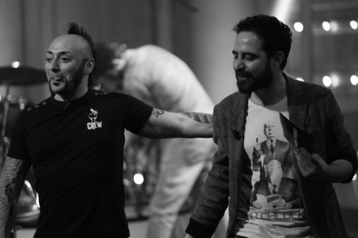 Müzikle biraz nefes alalım! Hayko Cepkin yarın 21'de sohbeti ve şarkılarıyla Kral Pop Akustik'te konuğum..