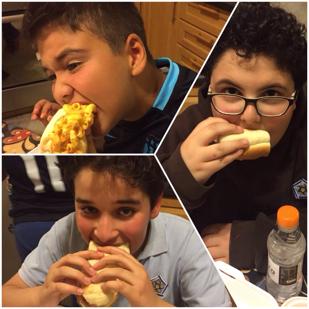 HotDogZoneJo's tweet photo. HDZ home delivery for Zaid, Mahmoud and Abdul Wahhab 😁🍟
Order now at 0777101707
#HDZJO #amman https://t.co/52eD12CLre