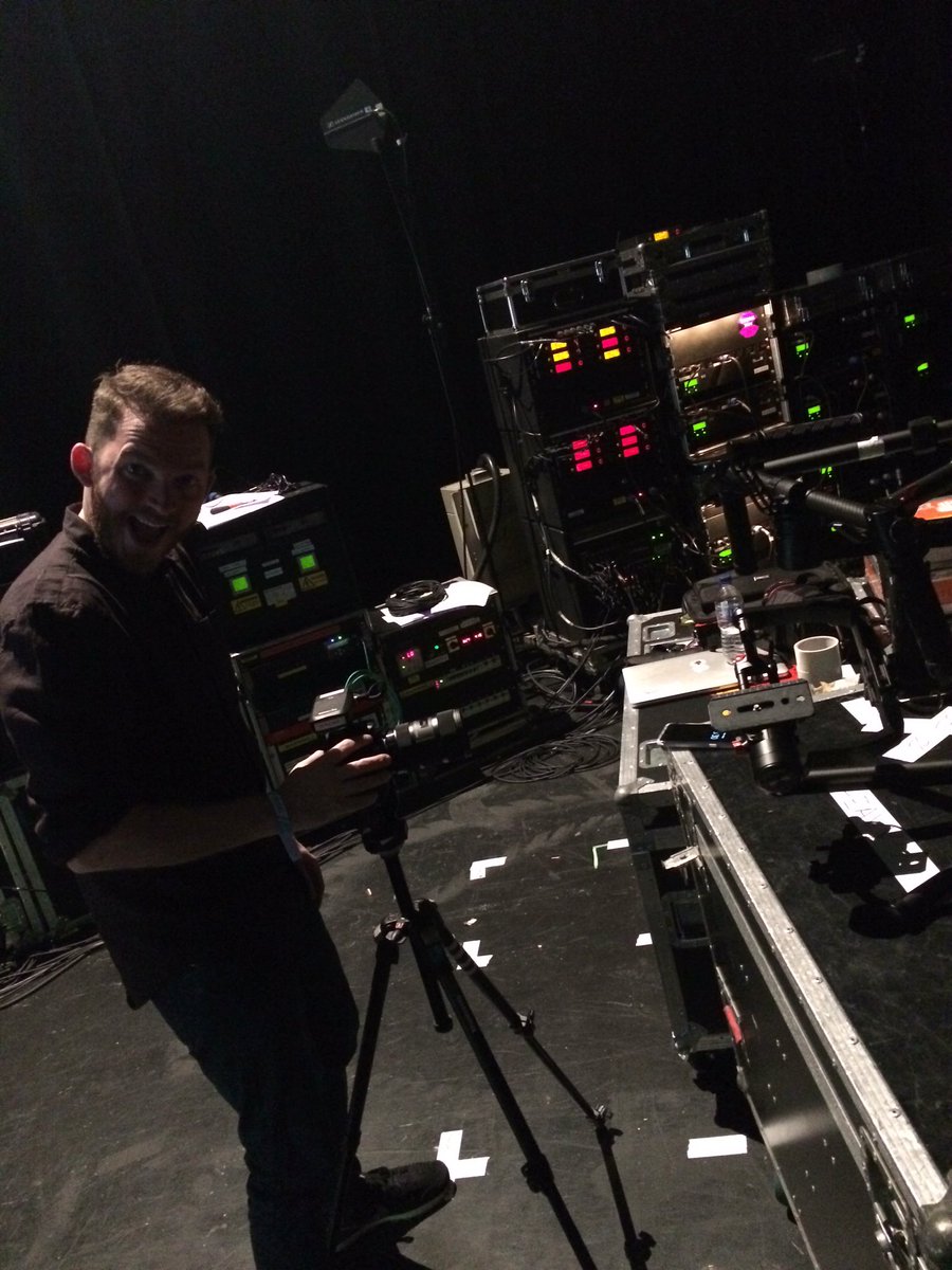 LittleJeffProd's tweet photo. Kit? Check. Slight sign of madness? Check. #Insomnia57 https://t.co/ahRrOGvvPY