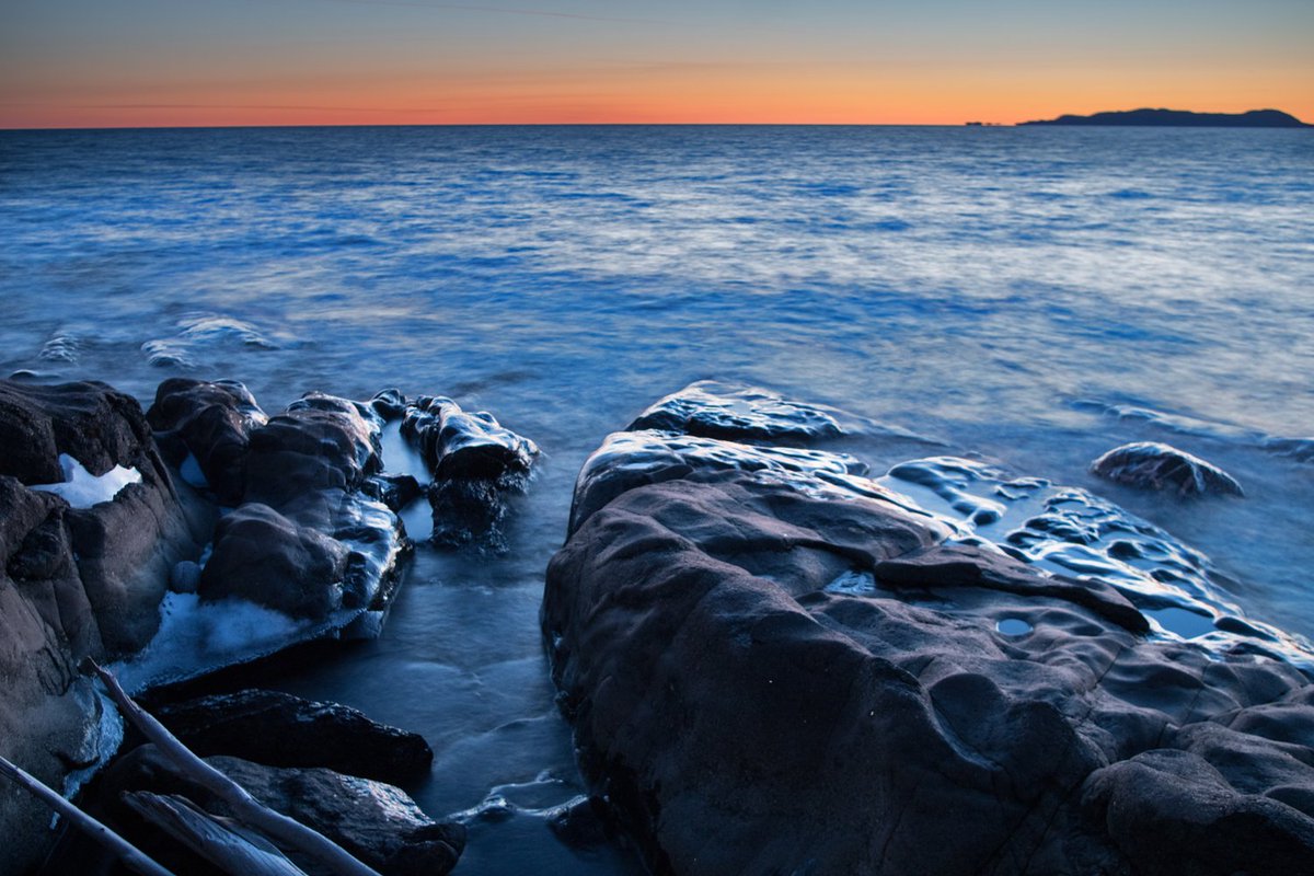 Beebewitz's tweet image. dusky waves
lap a time-rippled shoreline . . . 
distant islands fade
fineartamerica.com/featured/super…