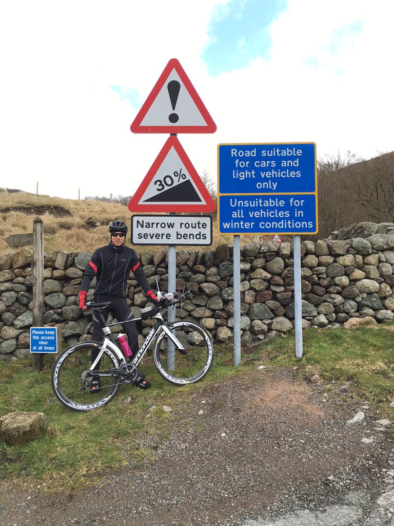 CamGeekie7's tweet photo. 4hrs 30mins in the saddle today 2000m+ of climbing successfully negotiated @RaceForceLtd #bankholiday #teamraceforce https://t.co/X14BXPaIc1