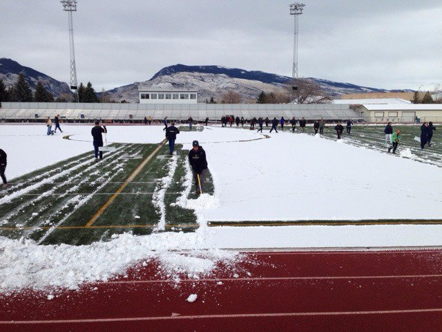 Liz_Cheney's tweet photo. We raise them tough in Wyoming - our girls shovel the field before they can play. #springbreaksoccer https://t.co/h2Gg2HQJAp