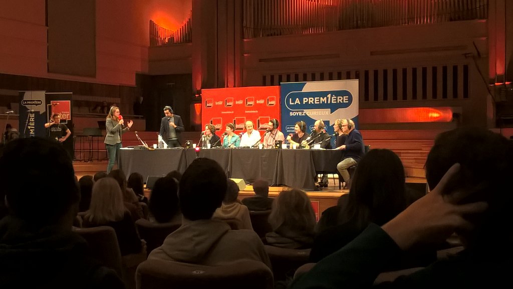 VictorHuon's tweet photo. On fait des blagues à Flagey avec @franceinter et @lapremiere #lunionfaitlafarce https://t.co/bOP8GVFjmr