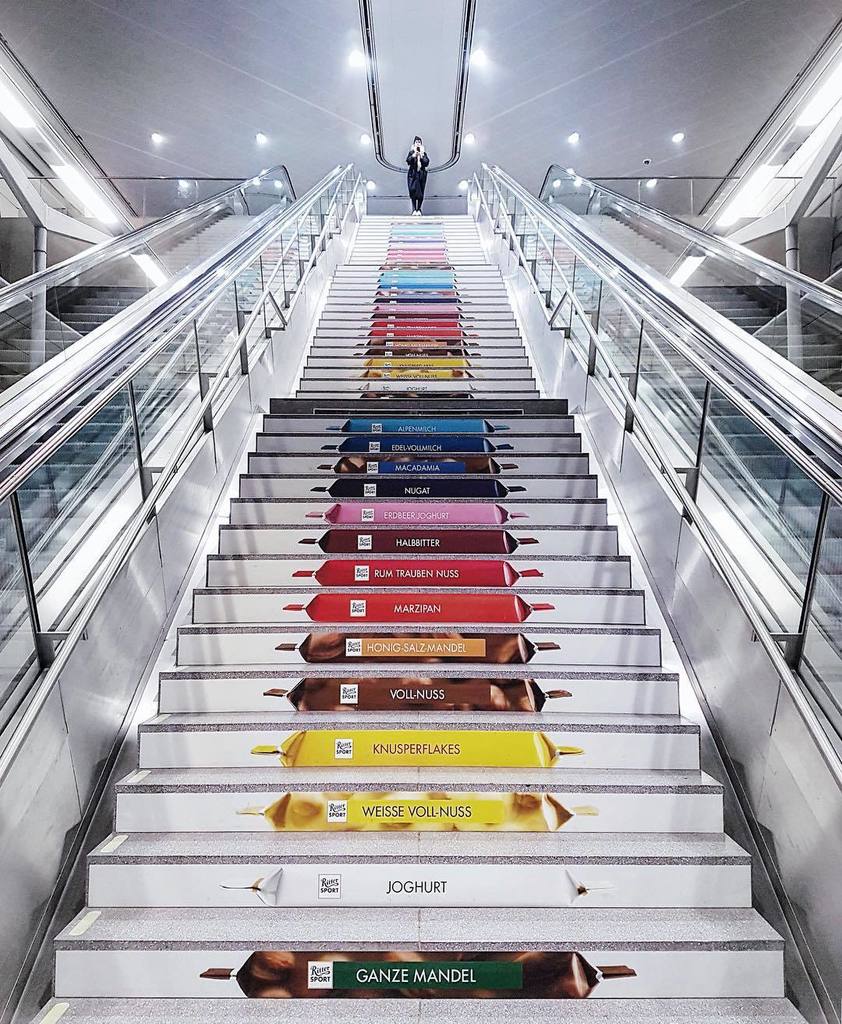 leo8x's tweet image. Chocolate queen .
#thisisleipzig #skrwt #basicgermanwords 
#treppenhausfreitag .
. ift.tt/1PvgjL6