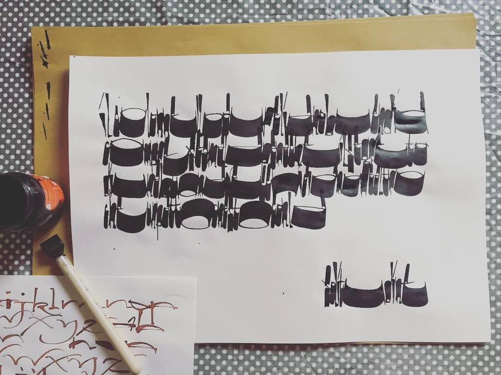 spottino's tweet image. Indovina la citazione, non è difficile #automaticpen #calligraphy ift.tt/1RB6Ymk