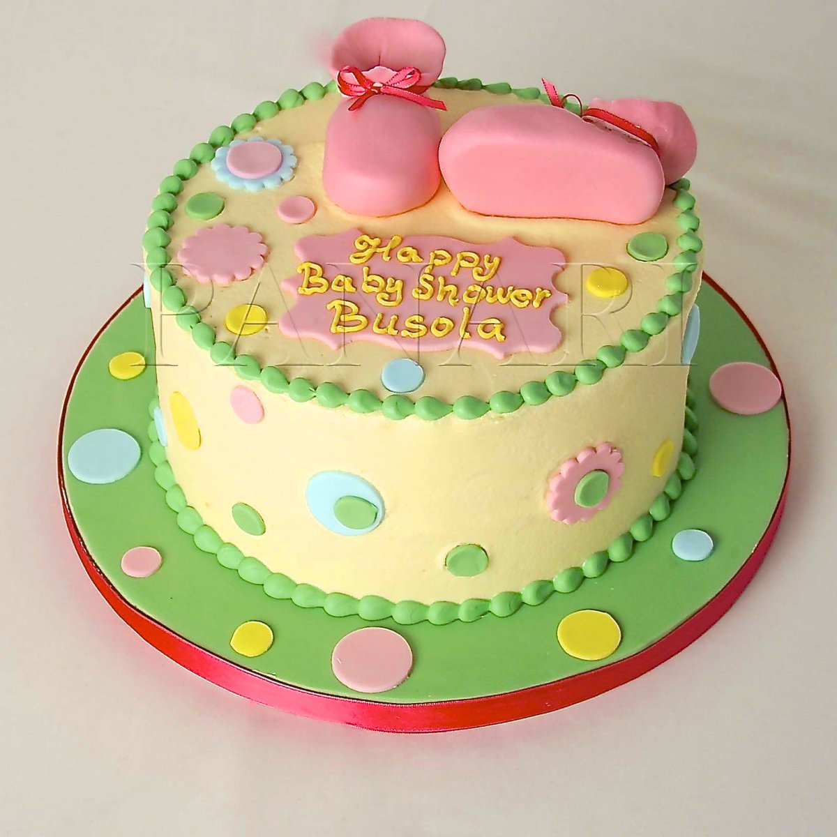 Planning a baby shower for your bestie? Let #kravins hook you up with a lovely cake for her special day #Baby #Event