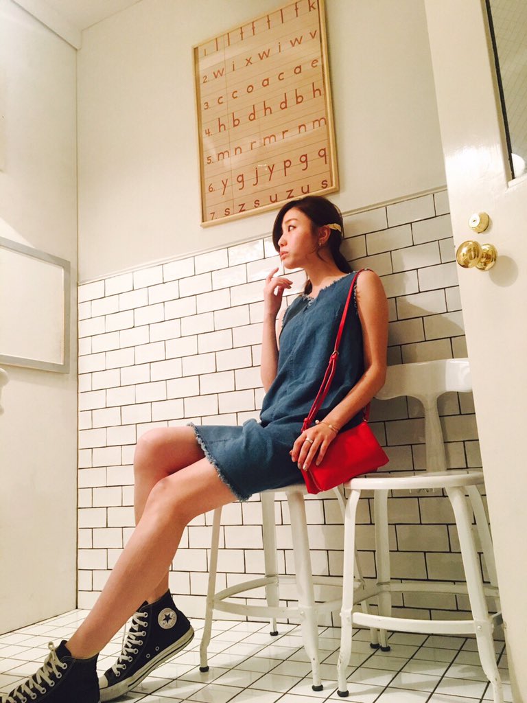 shihoiwazaki's tweet image. 💜NET ViVi CC💜
でMIIAのデニムワンピゲット〜👗
やっとおろせたー！可愛いいいいい
これからヘビロテするぞ😎❤️
#NETViViCC #NETViVi #ViViCC
netvivi.cc/item/pr?pr_id=…