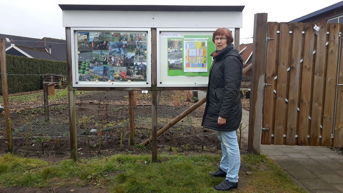AntoinetBolster's tweet photo. Prachtig nieuw info bord wijk moestuin  de Berg Neede #prowonen https://t.co/8UCWimNjSq