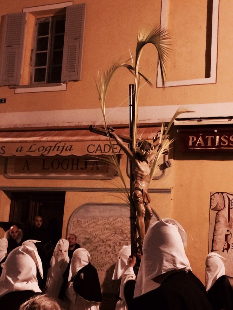 sylvia_flore's tweet photo. Merci à @LesiaDottori pour ces photos du jeudi saint à Corte et la #granitula sur le parvis d'@UnivCorse https://t.co/vS7CdJurGO