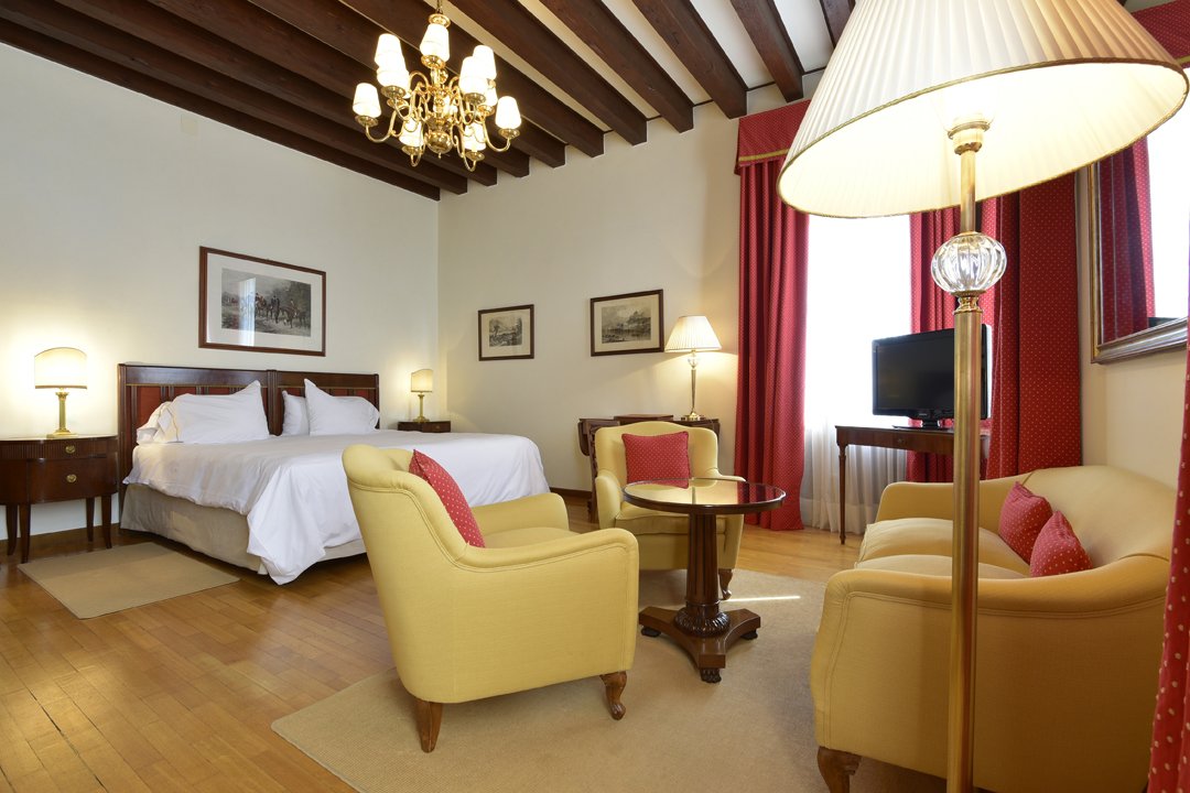 .<a href="/VillaCipriani/">Hotel Villa Cipriani</a> will seduce you with its country Venetian style. #DailyTravelInspiration buff.ly/22F5oIg