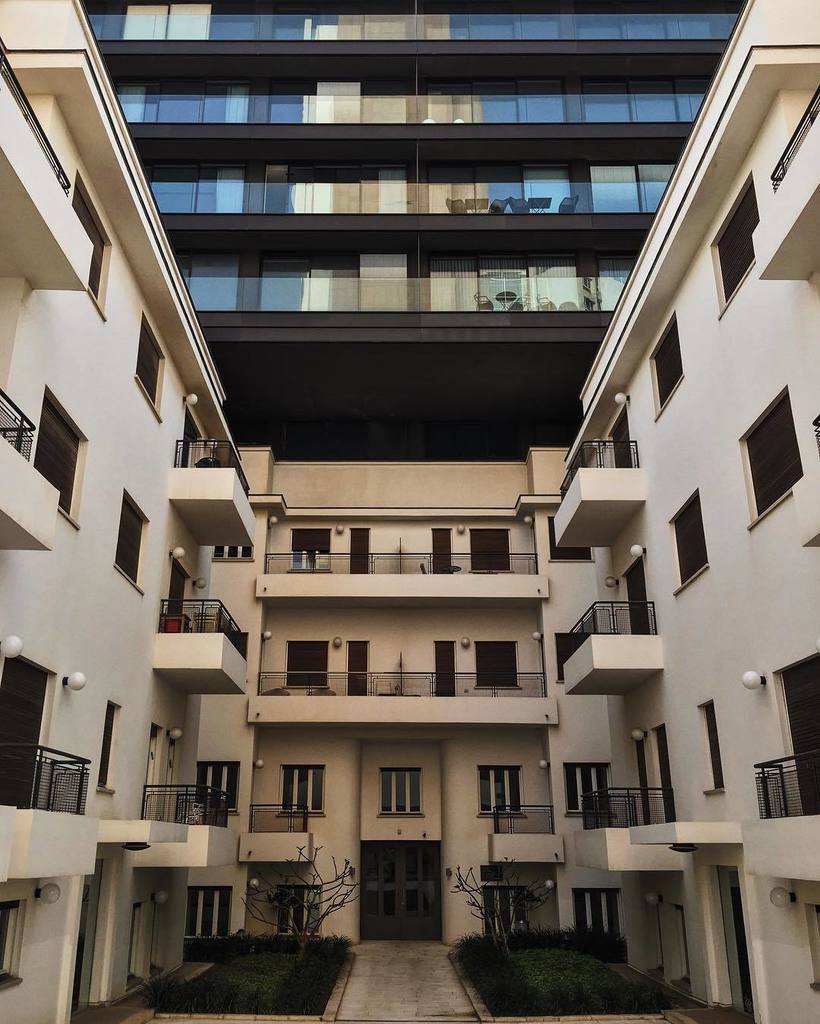 pallhubermanuel's tweet photo. #TelAviv #Israel

#HypedVision by #ManuelPallhuber 
#TLV #Architecture #Buildings #House #… https://t.co/Zz1cSDObMu https://t.co/eo0Y9l4Rlb