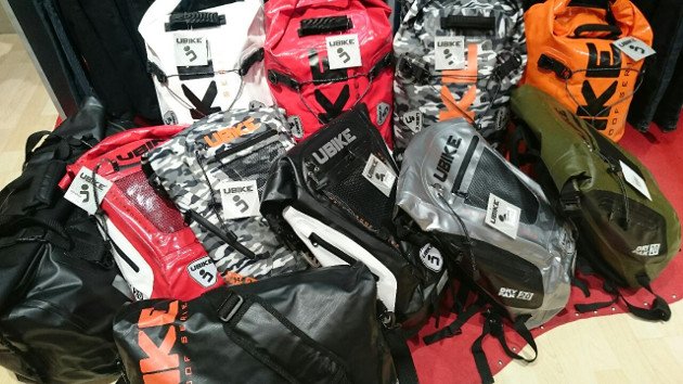 LNLM_fr's tweet photo. Bagagerie moto 100% étanche : le blog LNLM présente les sacs UBIKE.
https://t.co/LAVLIaLNGB https://t.co/CsptXewCI1