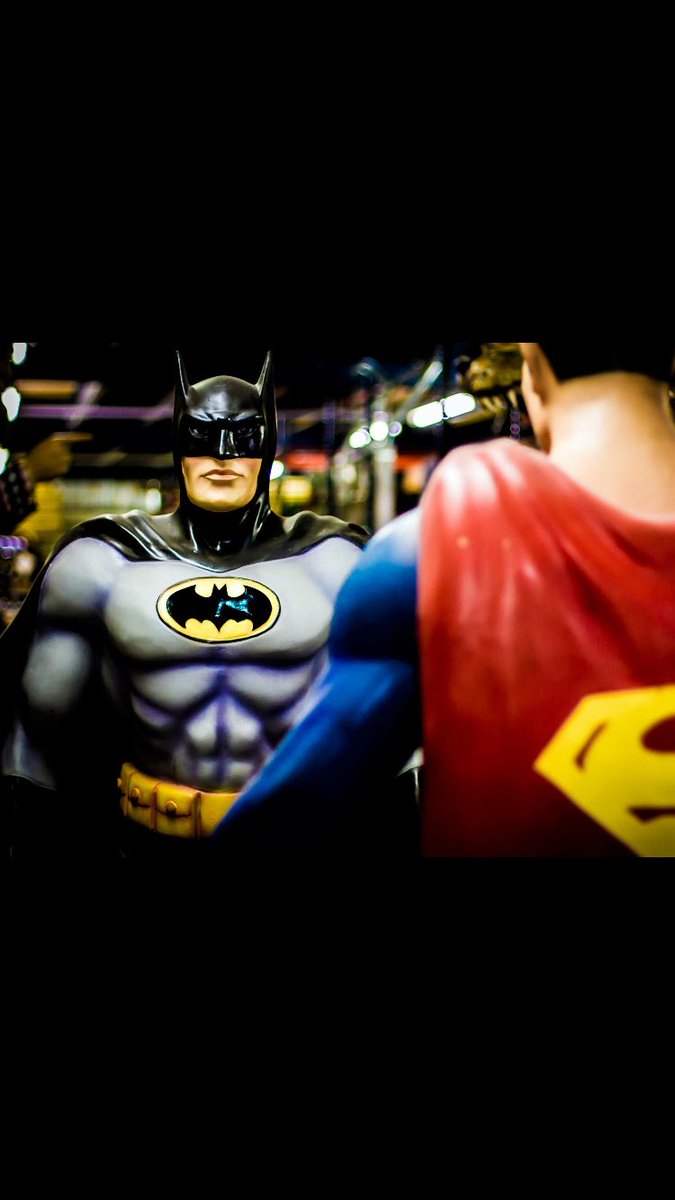 propmeupuk's tweet photo. #superman v #batman who's side are you on? #SupermanVSBatman https://t.co/8iO1kHitLh