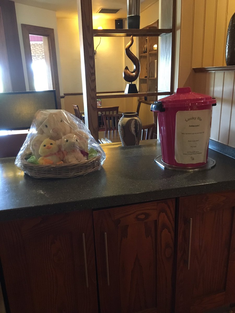 traciec1985's tweet photo. @SteveAdamsTT @sandra1910 @WeAreSUGM all ready for national charity week at the French connection 👍 https://t.co/CmIXV6QIRF
