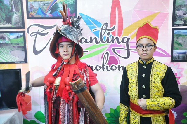 bentangwaktu's tweet photo. 2) #KemilauSulawesi 25-27/03/16 diikuti 6 Prov se-Sulawesi &amp; 48 daerah @Kemenpar_RI @EsthyReko #PesonaIndonesia https://t.co/tscnsXQSeu