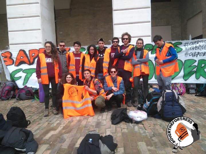 SanPrecario2007's tweet photo. Partiti anche i precari da #Padova con la marcia #Overthefortress in direzione #Idomeni. https://t.co/RVHUofqlxR