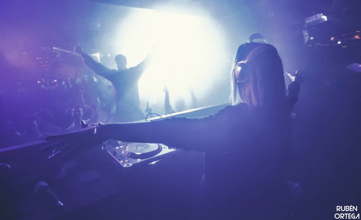 RADNESSmusic's tweet photo. Ya estamos por Barcelona! 🙋🏼 hace unas horas cerrábamos Pacha en Gran Canaria y esta noche toca #TheOrusNight 👏🏼👏🏼 https://t.co/fwGCaFjuJW