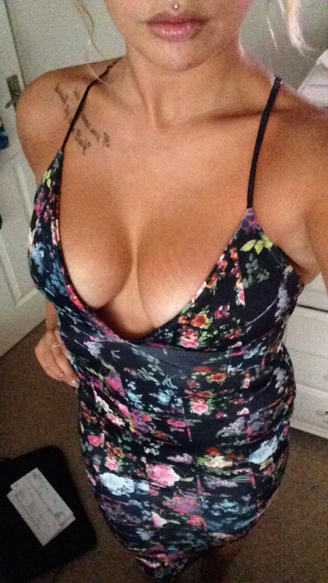 katB_29's tweet photo. I❤️dresses... #pretty #tattoo #piercing #tits #needtoparty https://t.co/VhMs4TVjS4