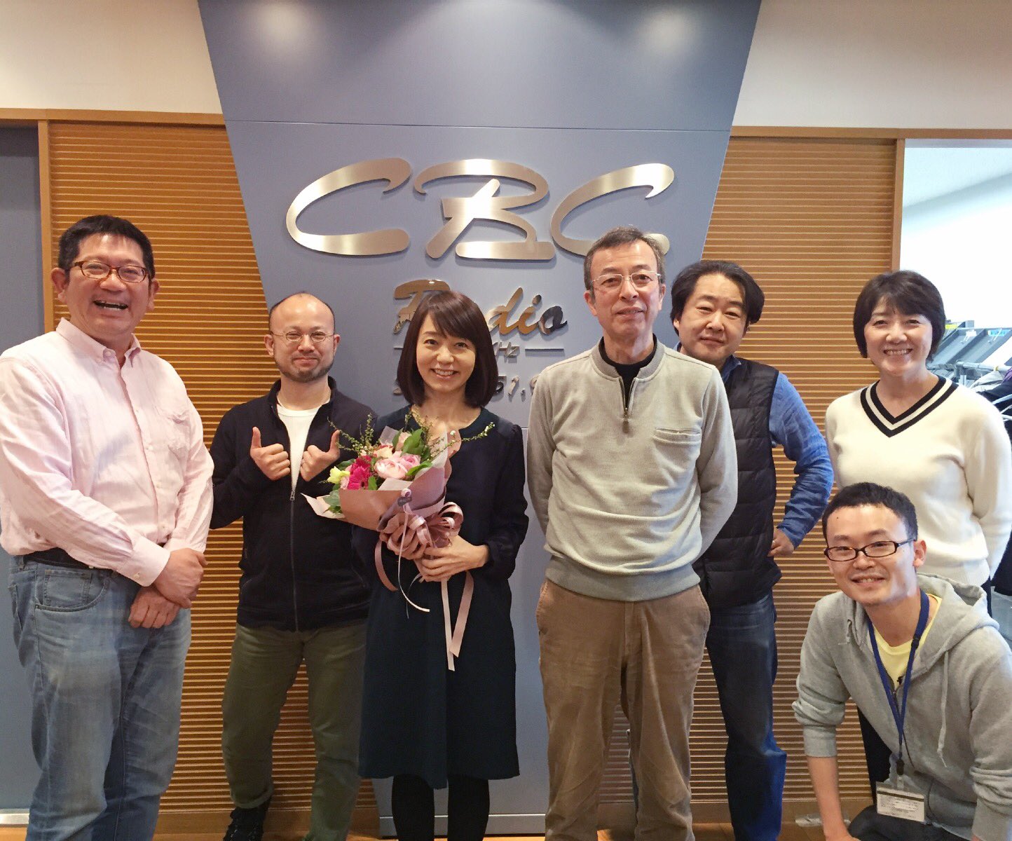 加藤メカ 由香アナ 今日で朝pon金曜アシスタントを卒業 みなさんからのメッセージ 嬉しかったです スタッフからは綺麗なお花を頂きました これまで3年間 ありがとうございました T Co Boqk1wnjkz Twitter