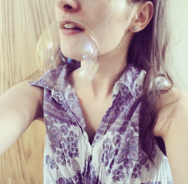 ClareDignan's tweet photo. I made a bubble friend washing my face! 😁😊 https://t.co/6rgu2RbImD
