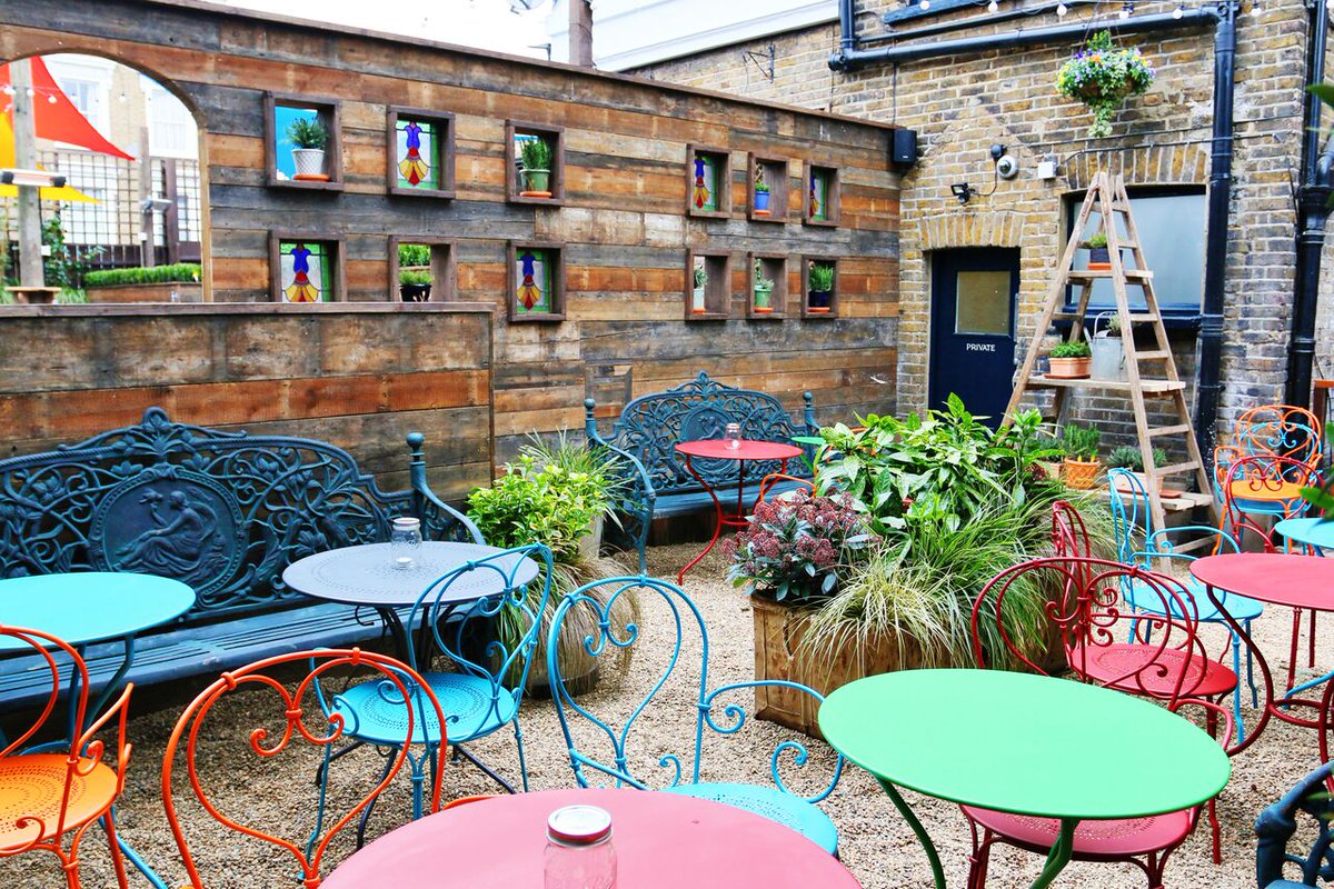 The Pilot, Chiswick tweet media