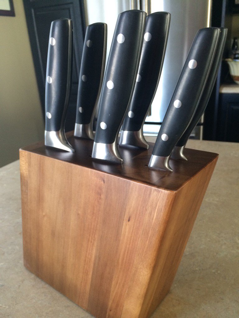 on Twitter: "Oh yes, a full set of @jamieoliver knives! #hardworkpaysoff https://t.co/qtGj7SNaWl" / Twitter