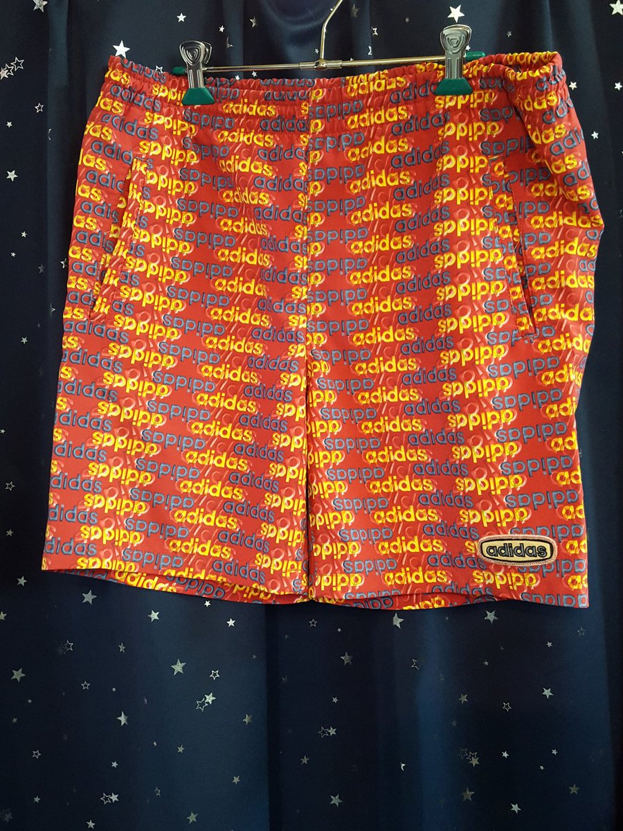 デビリッシュヌード Auf Twitter みんな大好きスポーツブランド祭り 今の時期大活躍なchampionのロンt 20 派手なadidasの半パン 2400 Adidasのこの白いジャージは旅立ってしまいましたが 店内たくさんジャージ揃ってます T Co 8wje0a2k1d