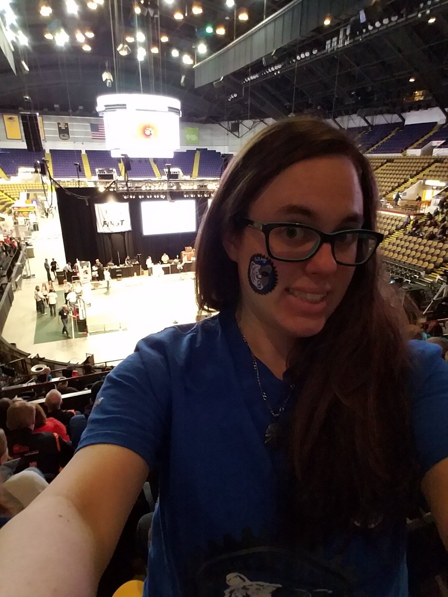 beckers227's tweet photo. Go @Bearbotics2358!!! Kick some bumpers!! #omgrobots #Coliftapult #FRCStronghold https://t.co/cG6F1w8KUt