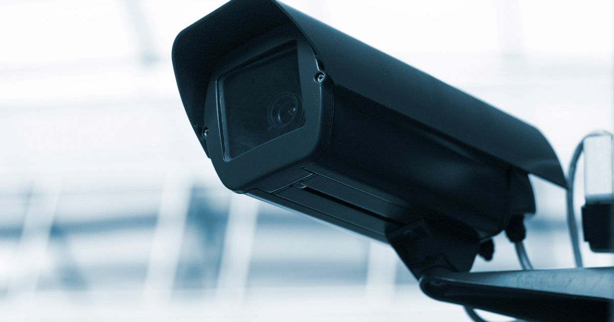 EvanKirstel's tweet image. Lip-reading tech could be used with CCTV to help solve crimes, claim experts  mirror.co.uk/tech/lip-readi… @OSPolicing