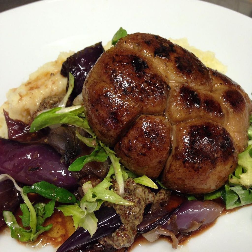 ParisInstagram's tweet photo. Veal kidney on the lunch menu @lebalcafe today #tgifridays #lunch #devilledkidneys by anna… https://t.co/gzigqepW7c https://t.co/KH6jC24xvp