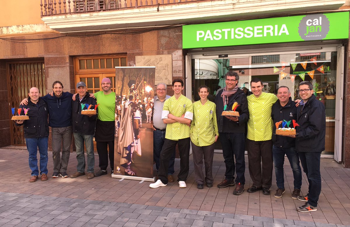 Ja tenim els postres! Moltes gràcies a Cal Jan per les vostres mones #Torredembarra
