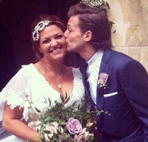 FaDefangirl's tweet image. Happy Birthday @JohannahDarling WE LOVE YOU SO MUCH 😍 thank you for an amazing son :')