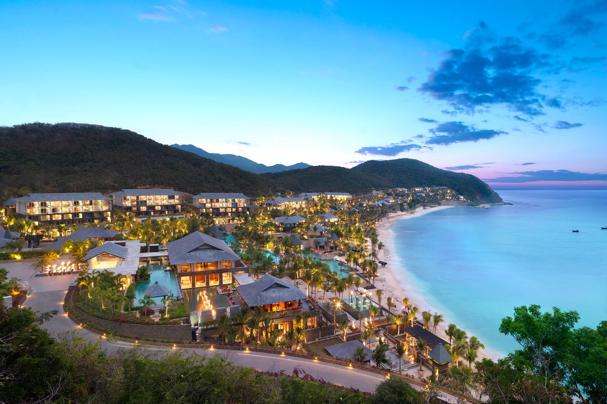 shortbreaks2017's tweet photo. Some say its the Chinese Hawaii - Hainan, China #Hainan #China #travel #adventure #simplyexplore #summerholiday https://t.co/dy8r3JHDLw