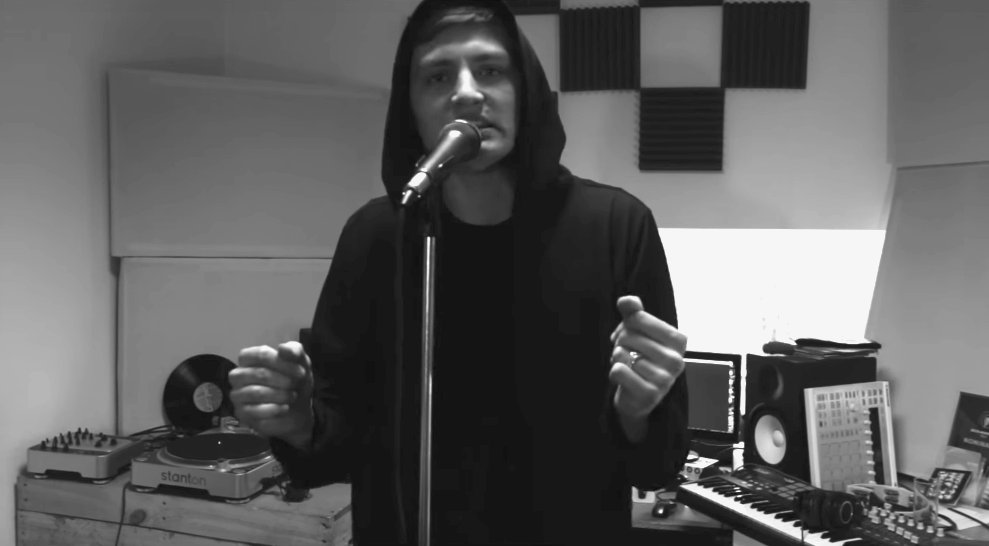 Dzejas slameris @ipstenskuns, pieminot #25marts notikumus, izdot video atstāstu “Pirmsmoda” urbanconcept.lv/ipstens-kuns-p…