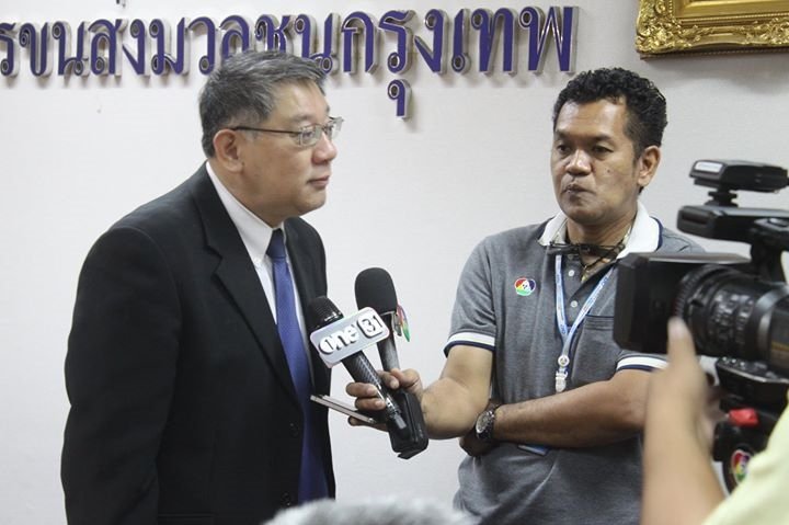 choomchien's tweet photo. สหภาพแรงงาน ขสมก. แสดงความยินดี ผอก.คนใหม่ นายสุระชัย เอี่ยมวชิรสกุล 14/3/59 https://t.co/ikP5LT4uLu