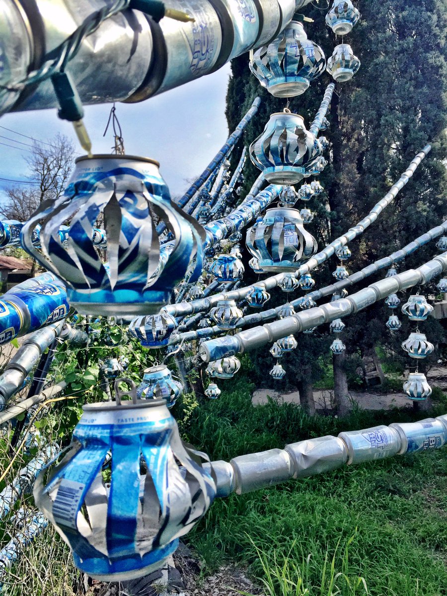PhotogWfaa's tweet photo. I've been in DFW for 16 years, finally got to do story on FW Beer Can House. https://t.co/v3buFXIvaM