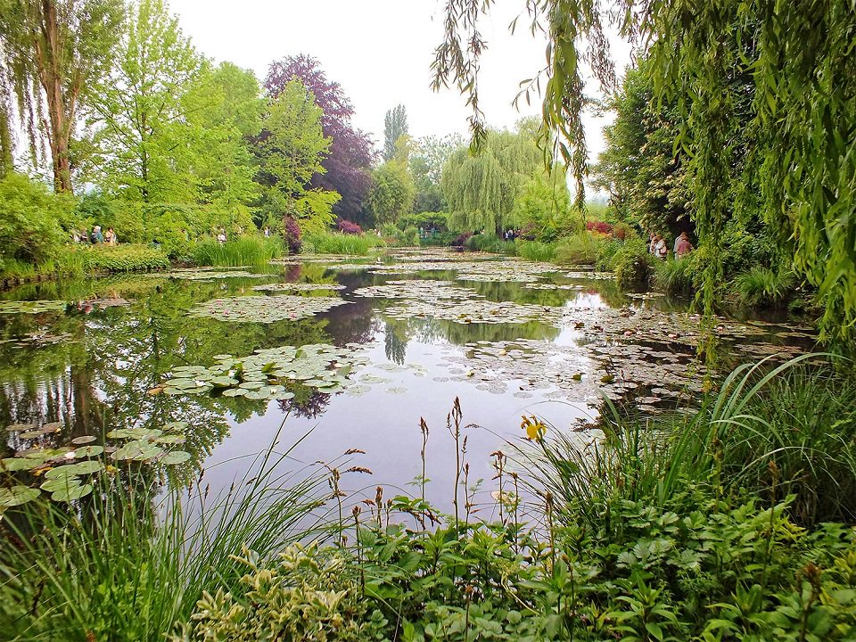 lifefrance's tweet photo. Monet's Gardens today open to the public for 2016 (close 1/11) - bucket list for sure! https://t.co/Sr5KrMOnPl https://t.co/iBKLKQnZDW