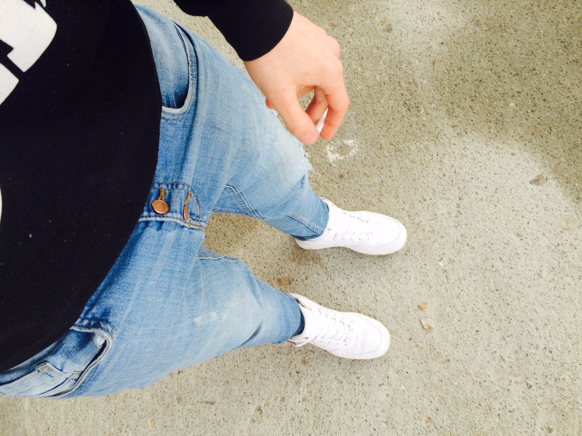 KateMarks07's tweet image. Наконец-то я здесь, мечты сбываются!✨
Ещё немного...и в полёте✈️