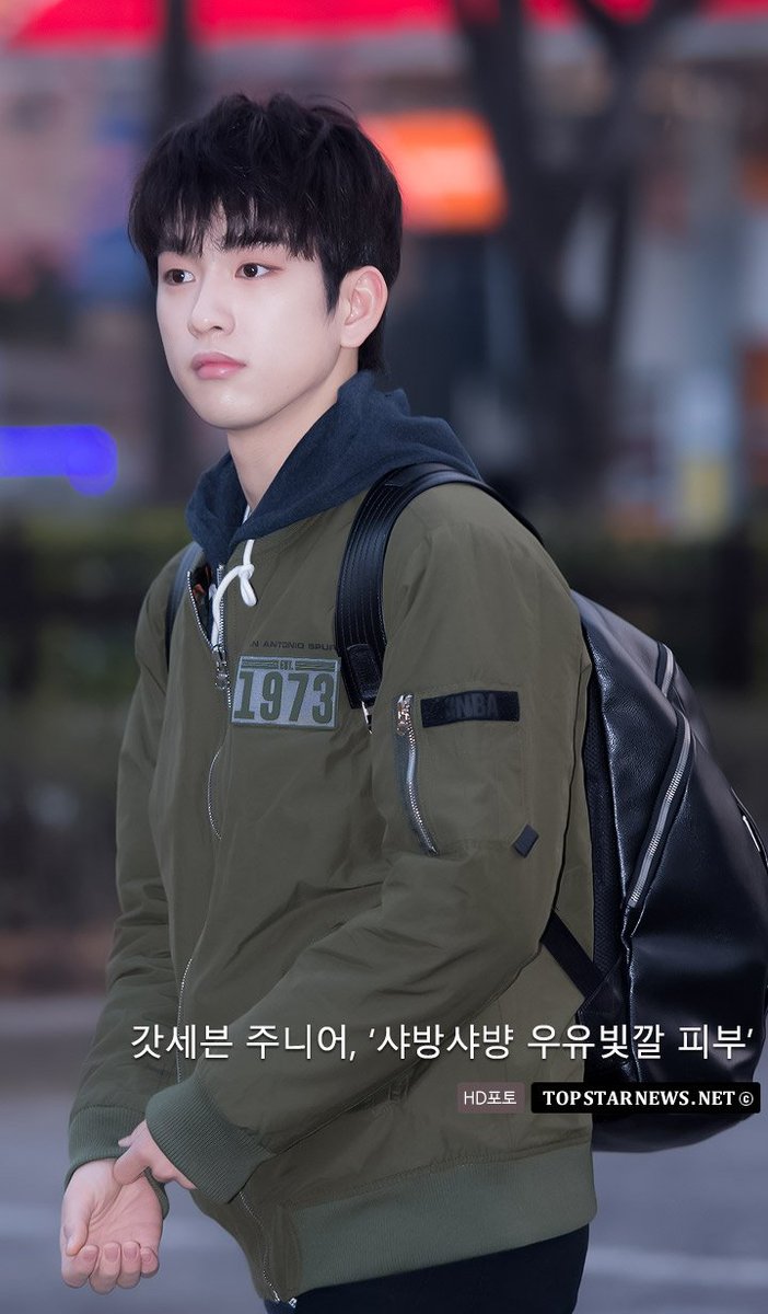 topstarnews's tweet photo. #갓세븐 #GOT7
갓세븐 주니어, ‘샤방샤뱡 우유빛깔 피부’ https://t.co/3maNxqTl7R
갓세븐(GOT7) 뱀뱀, ‘촉촉한 눈빛’ https://t.co/7So6tyDxzt https://t.co/cEUJhUy1GE