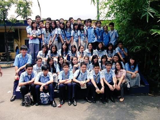 JAMMMuniz's tweet photo. Missing high school days. Time really flies fast. #4AL #Kasaganaan #DARSSTHS #TrueBlue https://t.co/Y5sWnHzzfi