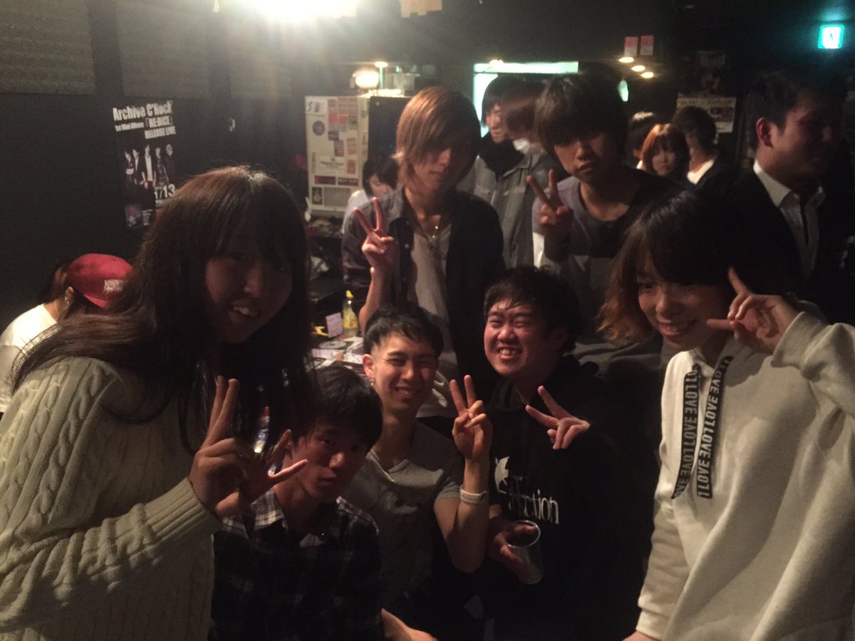 face_red0110's tweet photo. あかくろの解散は残念だし勿体無いな、って素直に思ったし、初めて見に行ったライブからずっと見てきたともよちゃんが抜けるのは正直寂しいです

ただ、その人達の分も背負って全嘘は活動してくって信じてます！
今���はありがとうございました！ https://t.co/VfqGgMFsxV