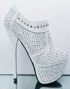 michabaedcm's tweet image. Just wait you will be mine❤