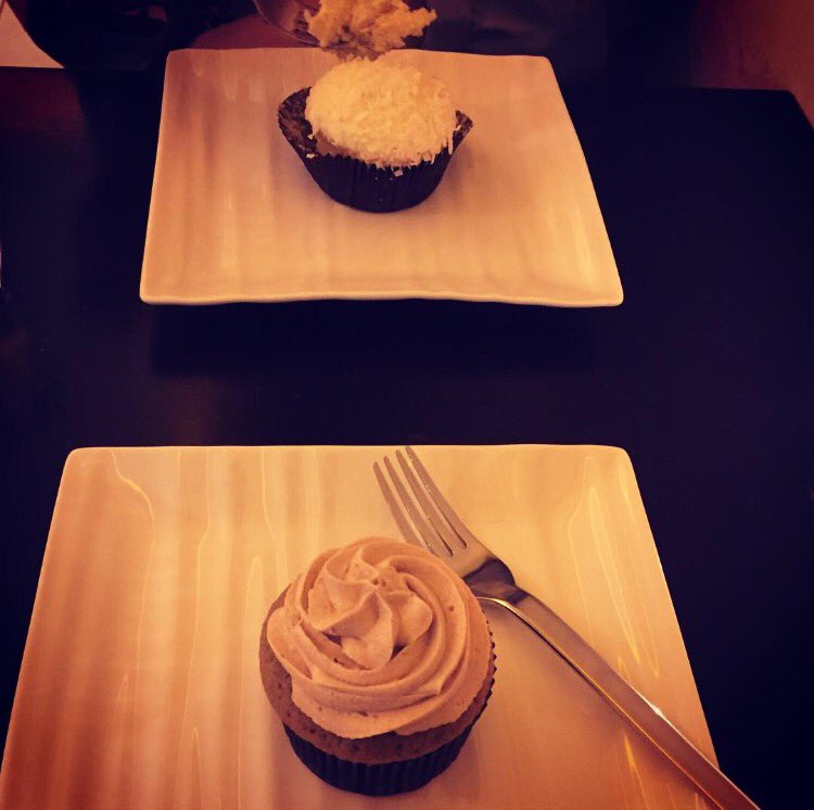 labels_lacquer's tweet photo. Late night treat. 🍰🇭🇰 #dessert #cupcakes #hongkong #travel #travelblogger #labelsandlacquer #sweets #HK #fblogger https://t.co/FOl9WwG1eG