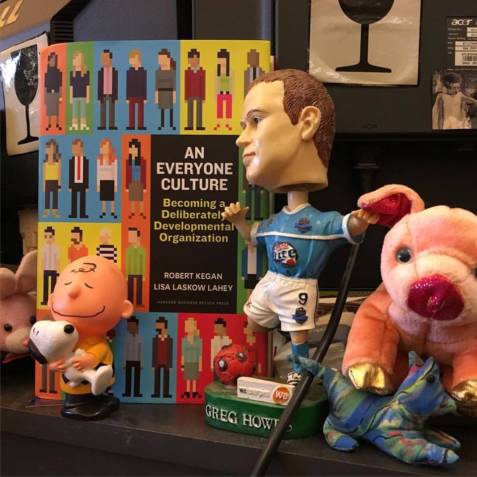 porchlightbooks's tweet photo. [EDITOR'S CHOICE] Can you bring your whole self to work everyday? https://t.co/PYO0si26AU #DDO #GrowEveryone https://t.co/y3AXnr0Qx8