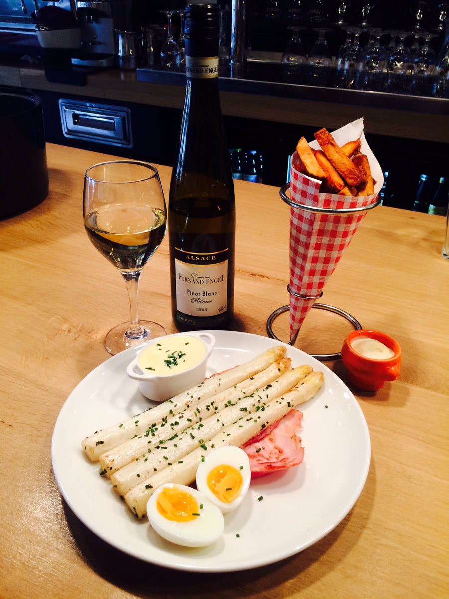 Vanaf vandaag: de eerste witte asperges van Arnhem op onze kaart! #asperges