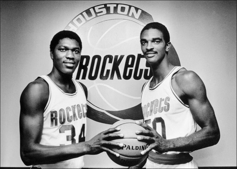 BballSupreme's tweet photo. The twin towers. Hakeem Olajuwon &amp; Ralph Sampson. 

#basketballreignssupreme #hakeemolajuwon #ralphsampson https://t.co/fzazheC2fy