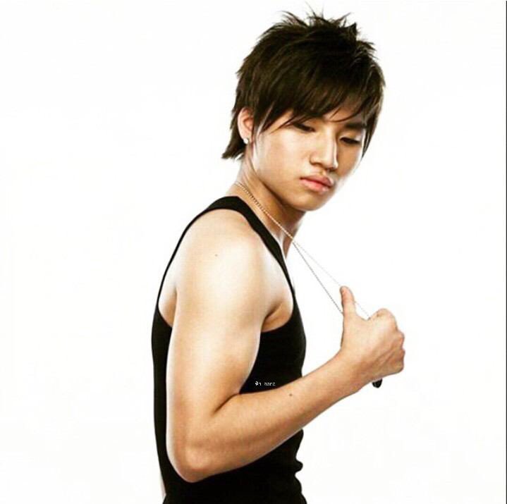 bigbang0426LITE's tweet photo. ちょと～イケメンすぎるわ！
はんそくやわ！テソンちゃん💛 https://t.co/fd04IU1PbR